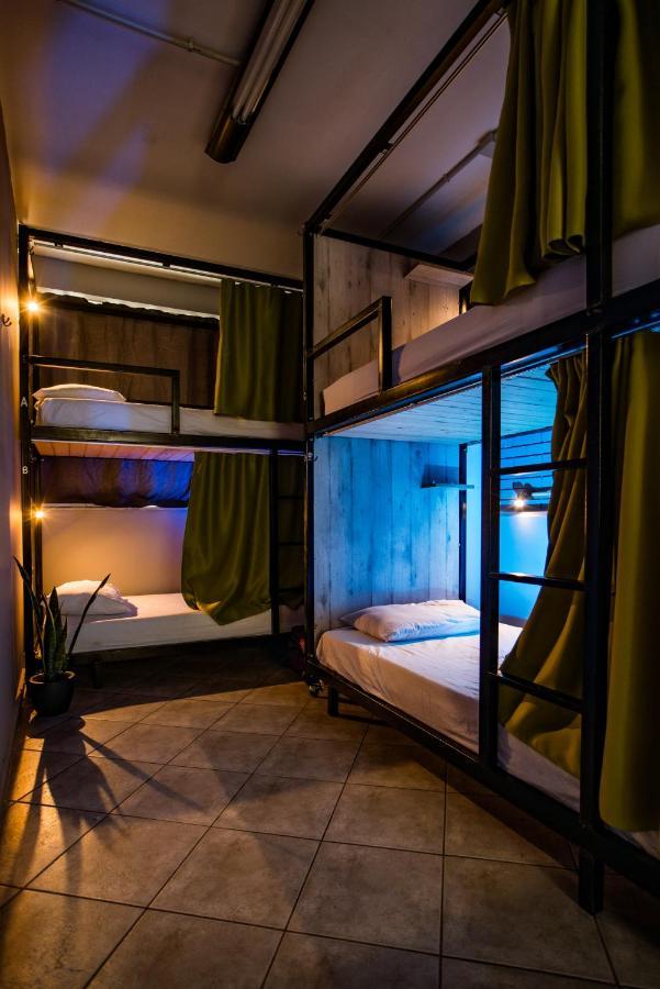 Bedway Athens Hostel Экстерьер фото